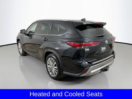 2023 Toyota Highlander Hybrid Platinum