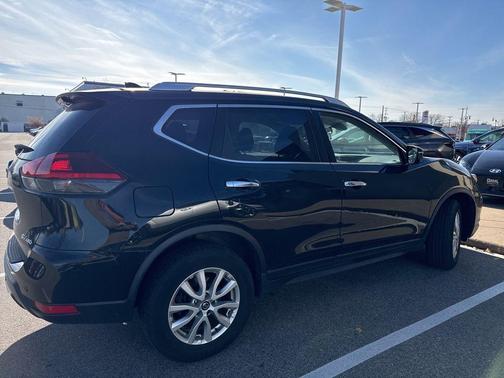 2020 Nissan Rogue SV