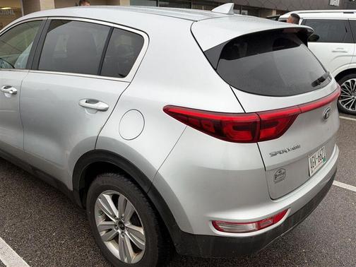 Sparkling Silver 2017 Kia Sportage LX