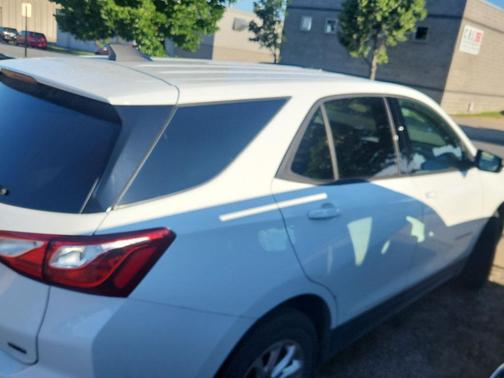 Summit White 2019 Chevrolet Equinox LS