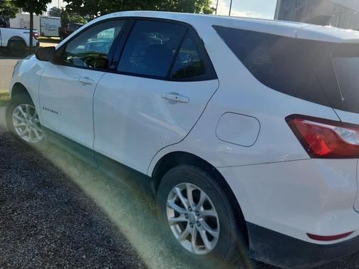Summit White 2019 Chevrolet Equinox LS