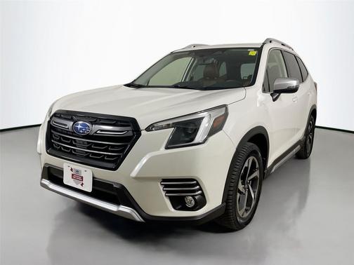 Crystal White Pearl 2023 Subaru Forester Touring