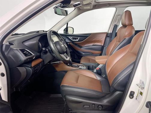 Crystal White Pearl 2023 Subaru Forester Touring