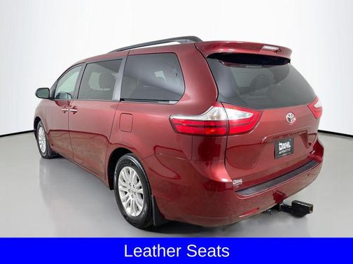 2017 Toyota Sienna XLE