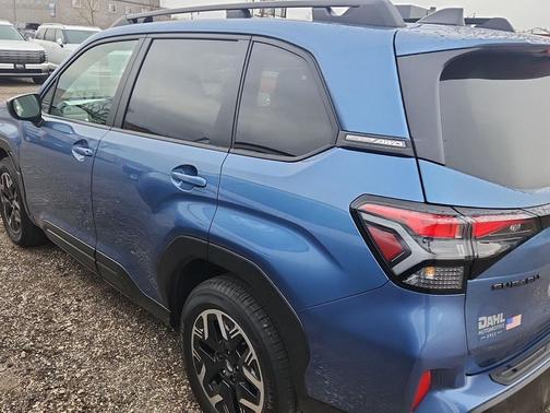 Horizon Blue Pearl 2025 Subaru Forester Premium