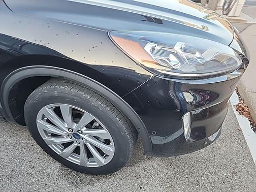 2022 Ford Escape Titanium