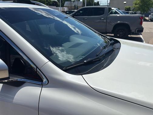 Crystal White Pearl 2024 Subaru Outback Touring XT