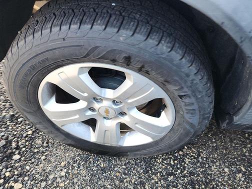 Silver Ice Metallic 2014 Chevrolet Captiva Sport 2LS
