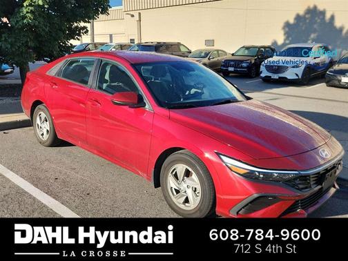 Ultimate Red 2025 Hyundai ELANTRA SE