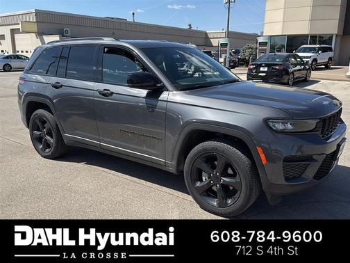 Baltic Gray Metallic Clearcoat 2024 Jeep Grand Cherokee Altitude