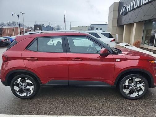 2024 Hyundai VENUE Limited