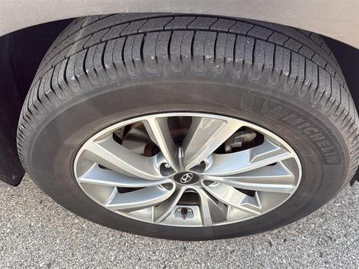 Earthy Bronze 2020 Hyundai SANTA FE SEL 2.4