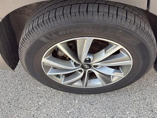 Earthy Bronze 2020 Hyundai SANTA FE SEL 2.4
