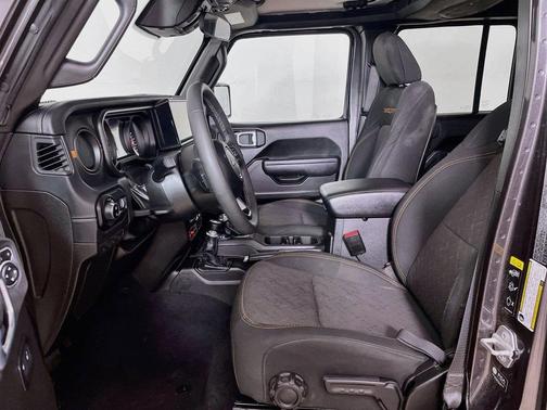 Granite Crystal Metallic Clearcoat 2026 Jeep Gladiator Mojave 4x4