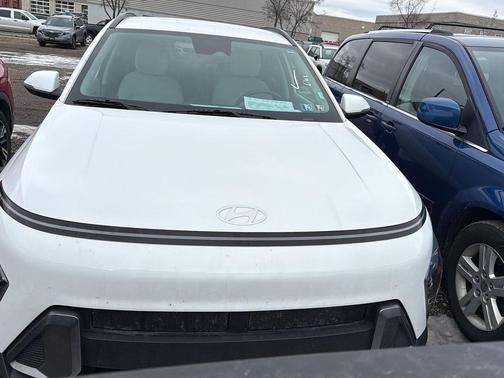 2025 Hyundai KONA SEL