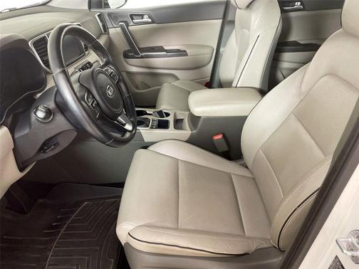 Snow White Pearl 2017 Kia Sportage EX