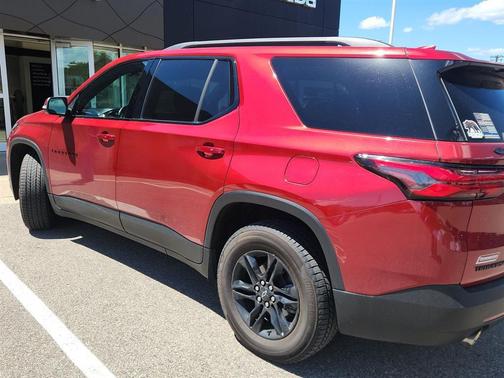 Cherry Red Tintcoat 2022 Chevrolet Traverse LT Cloth
