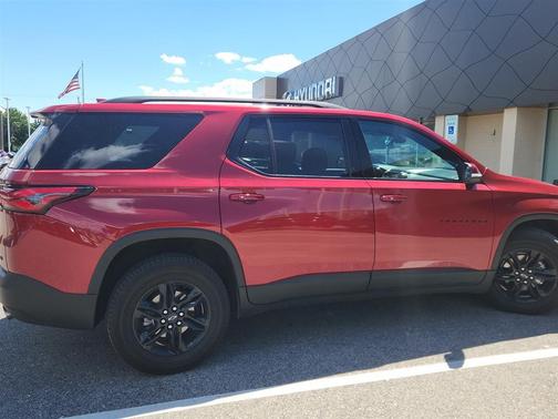 Cherry Red Tintcoat 2022 Chevrolet Traverse LT Cloth