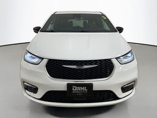 Bright White Clearcoat 2025 Chrysler Pacifica L
