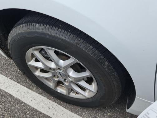 Bright White Clearcoat 2025 Chrysler Pacifica L