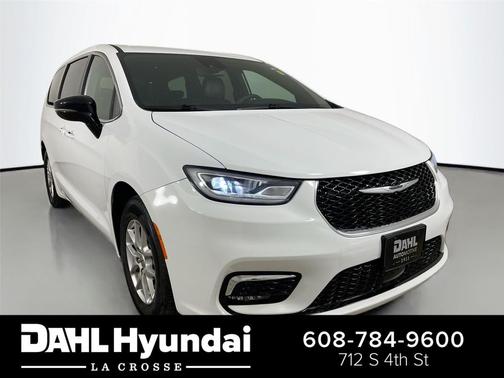 Bright White Clearcoat 2025 Chrysler Pacifica L