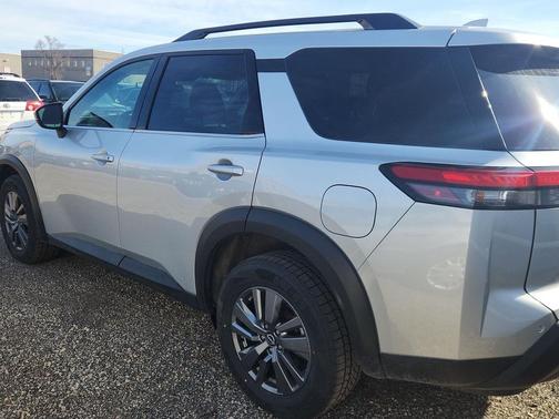 2025 Nissan Pathfinder SV 4WD