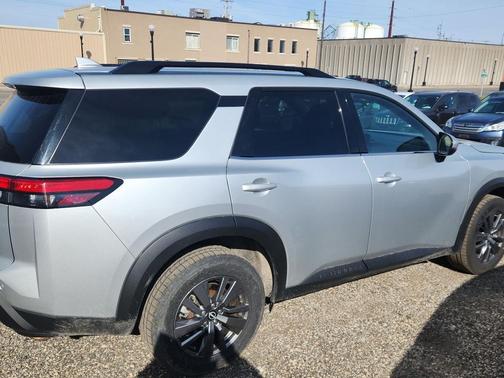 2025 Nissan Pathfinder SV 4WD