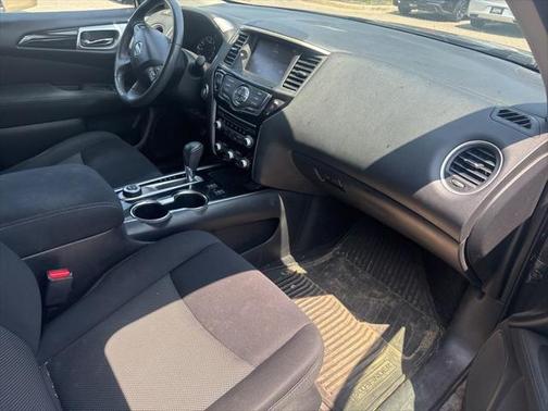 2017 Nissan Pathfinder SV