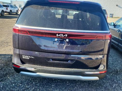 Deep Chroma Blue 2024 Kia Carnival LX