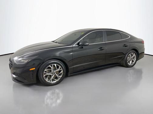2022 Hyundai SONATA SEL