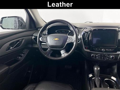 Graphite Metallic 2020 Chevrolet Traverse LT Leather