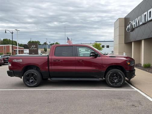 Delmonico Red Pearlcoat 2022 RAM 1500 Big Horn/Lone Star