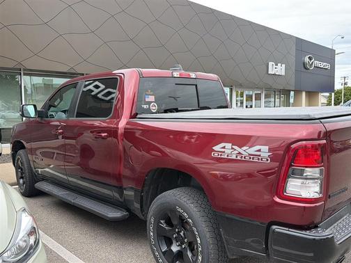 Delmonico Red Pearlcoat 2022 RAM 1500 Big Horn/Lone Star
