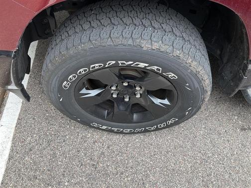 Delmonico Red Pearlcoat 2022 RAM 1500 Big Horn/Lone Star