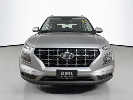 Shimmering Silver 2024 Hyundai VENUE SEL