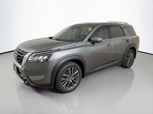 2022 Nissan Pathfinder SL 4WD