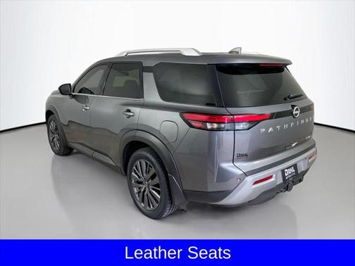 2022 Nissan Pathfinder SL 4WD