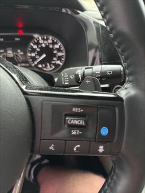 2022 Nissan Pathfinder SL 4WD
