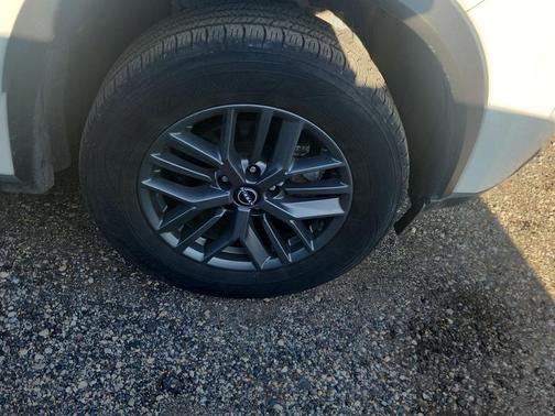 Glacier White 2023 Nissan Rogue S