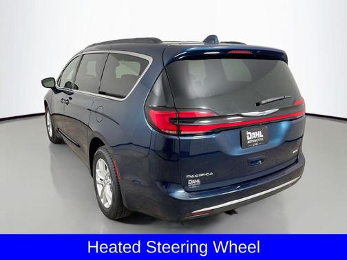 2022 Chrysler Pacifica Touring AWD