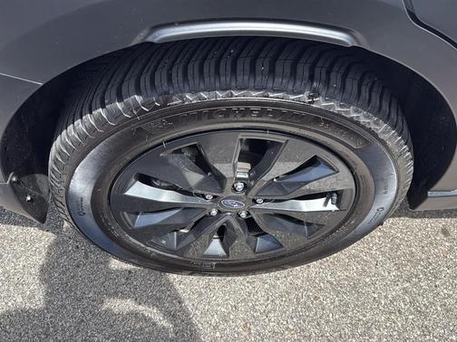 Crystal White Pearl 2025 Subaru Outback Onyx Edition XT