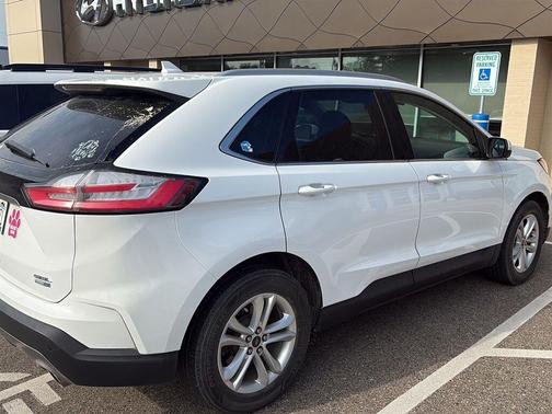 Oxford White 2019 Ford Edge SEL