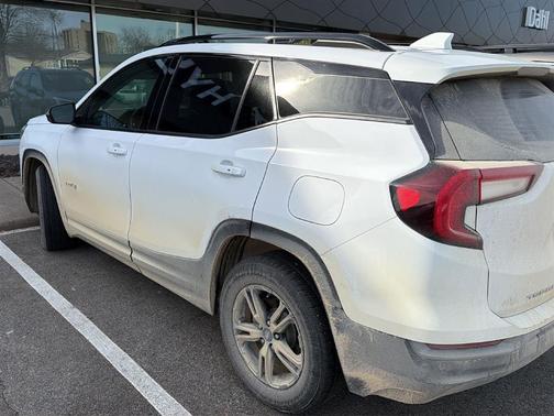 Summit White 2022 GMC Terrain AWD AT4