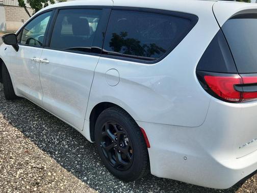 Bright White Clearcoat 2024 Chrysler Pacifica Hybrid S Appearance Pkg