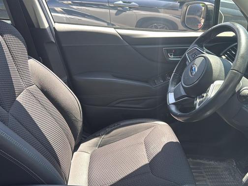 Crystal White Pearl 2019 Subaru Forester Premium
