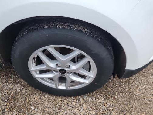 Oxford White 2024 Ford Edge SEL