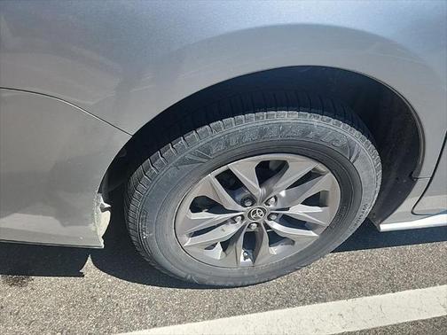 2022 Toyota Sienna XLE 8 Passenger
