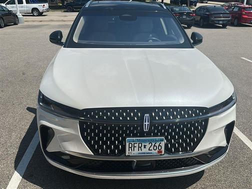 White Platinum Metallic Tri-Coat 2024 Lincoln Nautilus Reserve