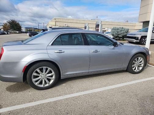 2017 Chrysler 300C Base