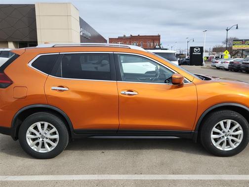 2018 Nissan Rogue SV